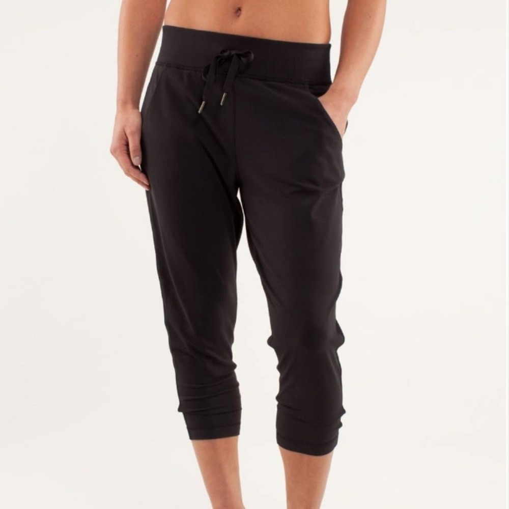 Lululemon Black Free Fall Crop